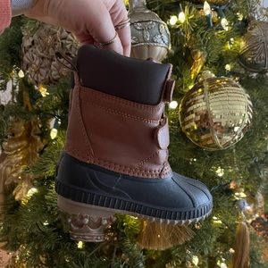 GAP snow boots - brand new boy or girl